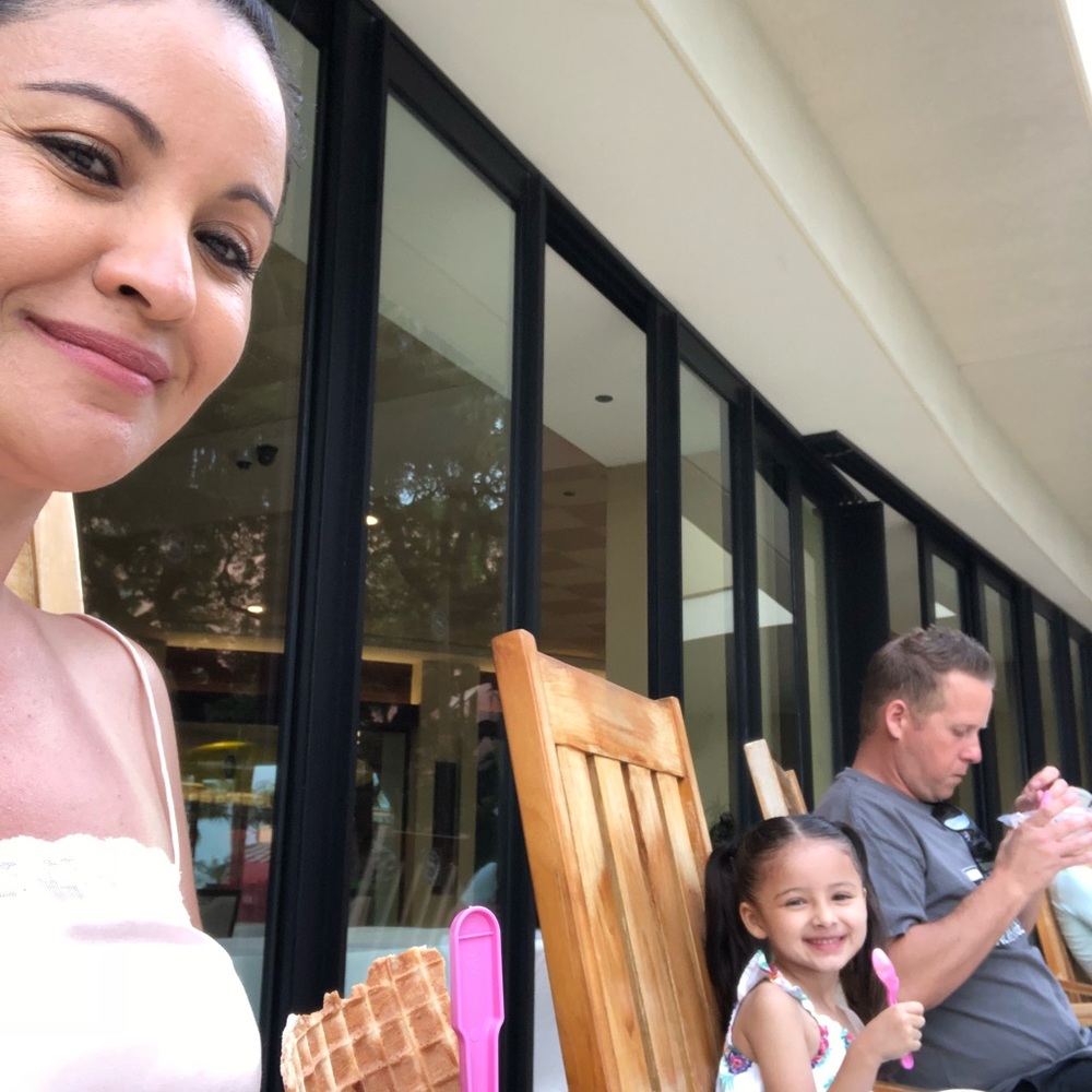 Meet your Posher, Ana